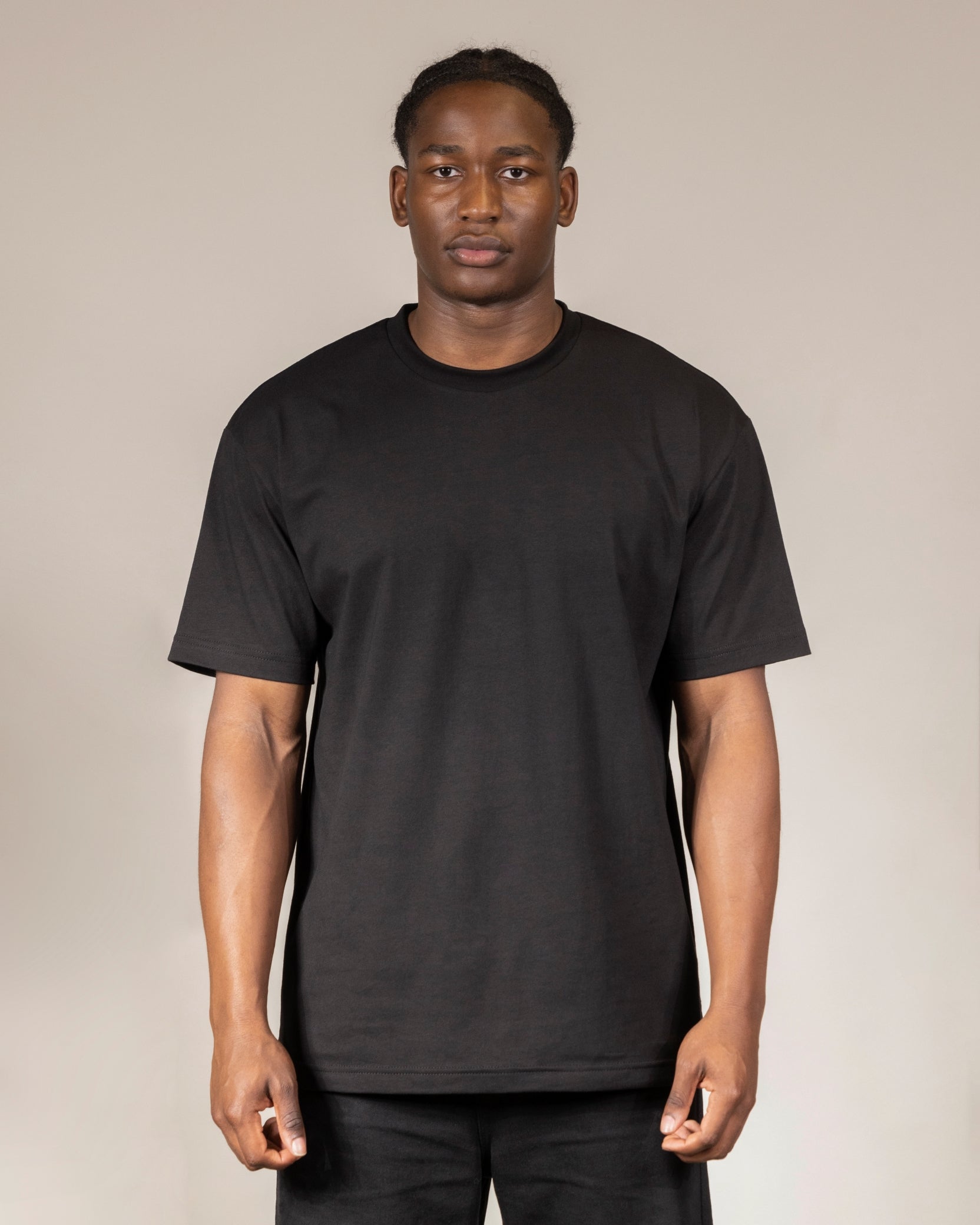 REGULAR FIT BLACK