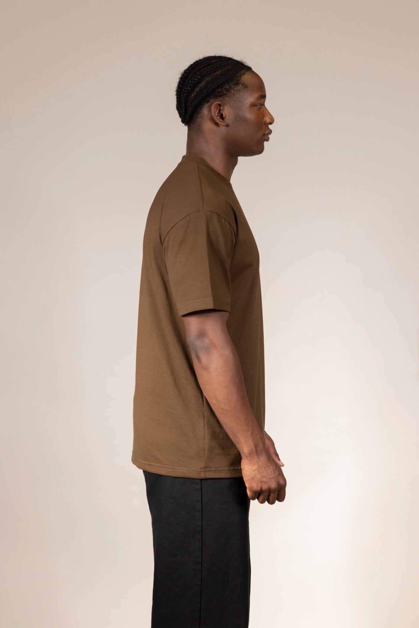REGULAR FIT BROWN