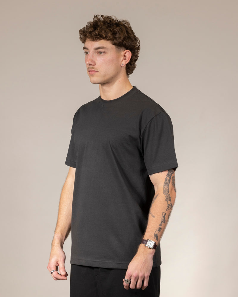 REGULAR FIT WASHED BLACK