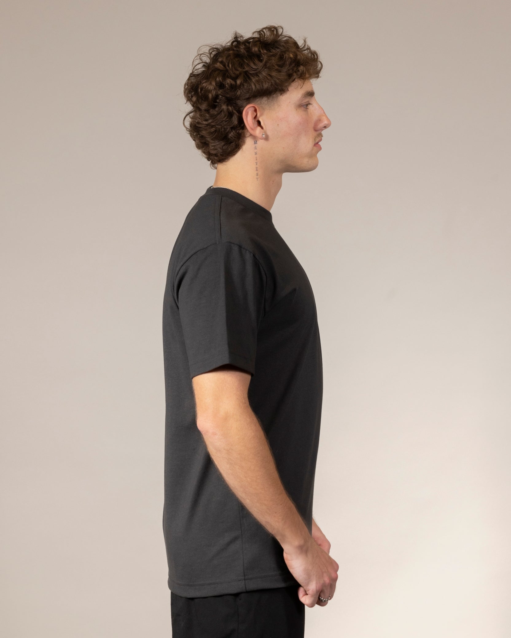 REGULAR FIT WASHED BLACK